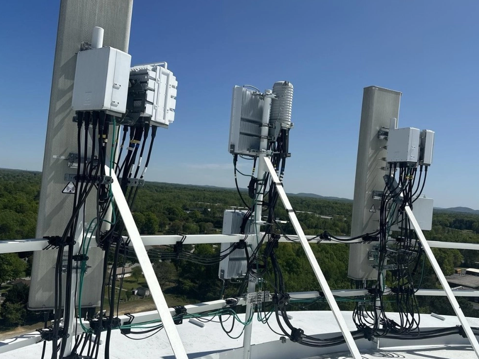 Kernanwendungen von Aluminium/Zink-Legierungen Druckgusss in der Energie- und Telekommunikationsindustrie